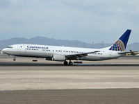 N30401 @ KLAS - Continental Airlines / 2001 Boeing 737-924 - by Brad Campbell