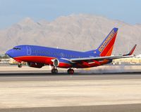 N218WN @ LAS - Southwest Airlines N218WN (FLT SWA1985) from Metropolitan Oakland Int'l (KOAK) landing on RWY 25L.