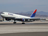 N131DN @ KLAS - Delta Airlines / 1990 Boeing 767-332 - by Brad Campbell