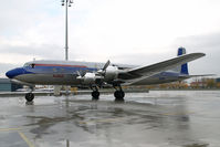 N996DM @ VIE - DC6 Flyimg Bulls - by Yakfreak - VAP