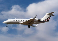N454QS @ KAPA - Approach to 17L