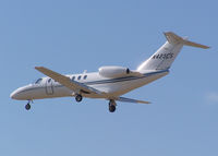 N423CS @ KAPA - Approach to 17L - by Bluedharma