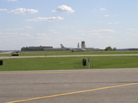 N884BB @ KFCM - Landing Runway 28L from Florida. - by Mitch Sando