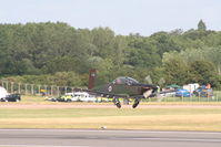 L9-67 @ FFD - Royal International Air Tattoo 2006 - by Steve Staunton