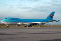 HL7434 @ VIE - Korean Air Boeing 747-400 - by Yakfreak - VAP