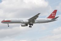 HB-IEE @ EGLL - Privatair 757-200