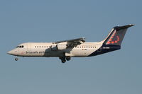 OO-DWK @ EBBR - descending to rwy 25L