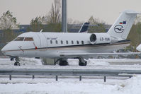 LZ-YUN @ VIE - Air Lazur Bombardier CL600 Challenger - by Thomas Ramgraber-VAP