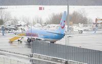 G-FDZB @ LOWW - Thomsonfly brought English football fans to vienna - by Delta Kilo