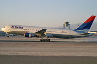 N129DL @ KLAS - Delta Airlines / 1988 Boeing 767-332