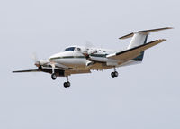 N5ST @ KAPA - Approach to 17L - by Bluedharma