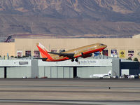 N709SW @ KLAS - Southwest Airlines / 1998 Boeing 737-7H4 - by Brad Campbell