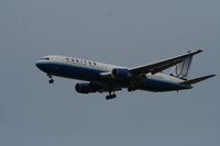 N655UA @ KORD - Boeing 767-300 - by Mark Pasqualino