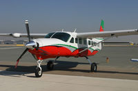N6UE @ OMDB - Cessna 208B