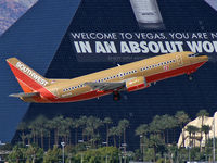 N653SW @ KLAS - Southwest Airlines / 1997 Boeing 737-3H4 - by Brad Campbell