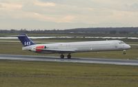 SE-DIN @ LOWW - SAS   DC-9-81MD 81 - by Delta Kilo