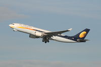 VT-JWF @ EBBR - flight 9W225 is taking off on rwy 25R