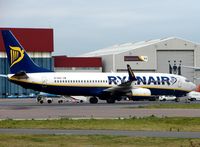 EI-DAZ @ EGGW - Ryanair 'standard' scheme - by Terry Fletcher