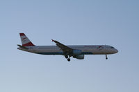 OE-LBB @ EGLL - Taken at Heathrow Airport March 2007 - by Steve Staunton