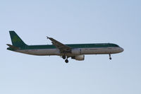 EI-CPE @ EGLL - Taken at Heathrow Airport March 2007 - by Steve Staunton
