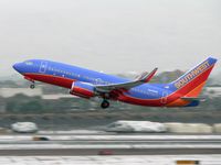 N235WN @ PHX - A very wet day at PHX!