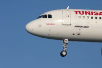 TS-IME @ EBBR - arrival of flight TU788 to rwy 25L