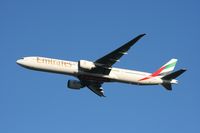 A6-EBM @ EGLL - Taken at Heathrow Airport 07 December 2007 - by Steve Staunton