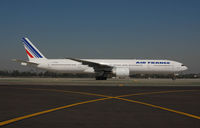 F-GSQC @ LAX - taxiing at LAX - by J.G. Handelman