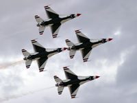 87-0319 @ KLSV - USA - Air Force / 1987 General Dynamics F-16C Fighting Falcon (Block 32J) - Thunderbird #1 - Lt. Colonel Kevin Robbins (Commander/Leader) leads the Diamond Formation. - by Brad Campbell