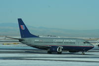 N907UA @ KDEN - Boeing 737-500