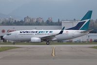 C-FEWJ @ CYVR - Wsetjet 737-700