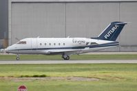 C-FTFC @ CYVR - Futura CL-600