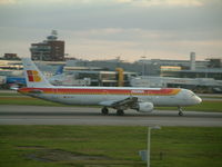 EC-ILO @ EGLL - Taken at Heathrow Airport March 2005 - by Steve Staunton