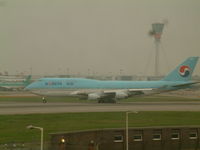 HL7491 @ EGLL - Taken at Heathrow Airport March 2005 - by Steve Staunton