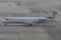 OE-LCG @ VIE - Canadair Regional Jet CRJ200LR
