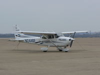 N2446F @ FTW - SkyMavs Flight Training - by Zane Adams