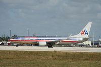N960AN @ KMIA - Boeing 737-800 - by Mark Pasqualino