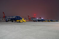 OM-NGG @ VIE - Sky Europe Boeing 737-700 - by Yakfreak - VAP