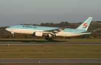 HL7530 @ VIE - Korean Air 777-200