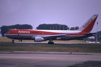 N985AN @ LFPG - Avianca Colombia at Paris - by Michel Teiten ( www.mablehome.com )