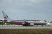 N946AN @ KMIA - Boeing 737-800 - by Mark Pasqualino