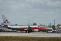 N936AN @ KMIA - Boeing 737-800 - by Mark Pasqualino