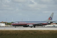 N913AN @ KMIA - Boeing 737-800 - by Mark Pasqualino