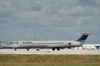 N992DL @ KMIA - MD-88
