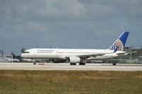 N14121 @ KMIA - Boeing 757-200