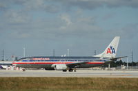 N921AN @ KMIA - Boeing 737-800 - by Mark Pasqualino