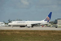 N37298 @ KMIA - Boeing 737-800