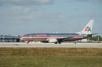 N952AA @ KMIA - Boeing 737-800 - by Mark Pasqualino