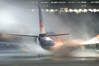 G-THOD @ SZG - Thomsonfly Boeing 737-500 (deicing action!!) - by Thomas Ramgraber-VAP