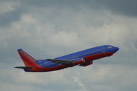 N622SW @ KFLL - Boeing 737-300 - by Mark Pasqualino